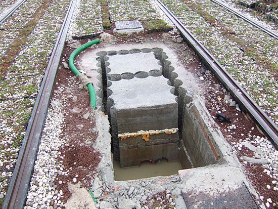 Realizzare nuovi pozzetti su solette di cemento Armato con serie di carotaggi
(tramvia Firenze)